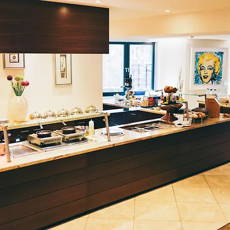 L'arrivée & Hotel 4*