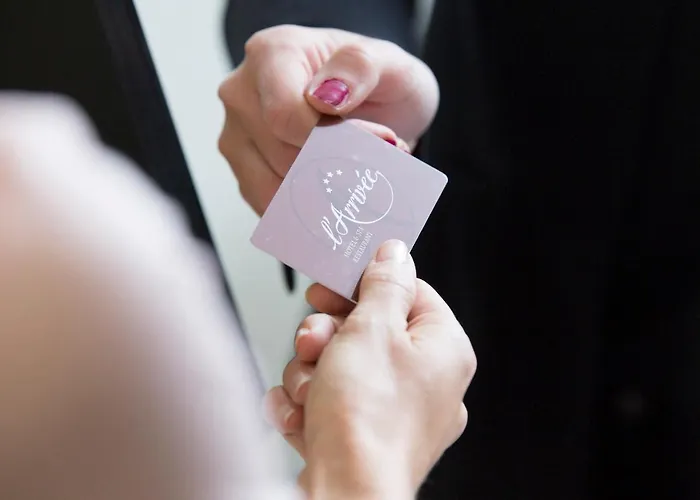 Hotel L'arrivee & 4*