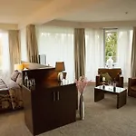 Hotel L'arrivee & Dortmund