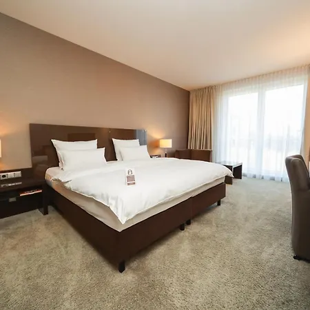 L'arrivee & فندق