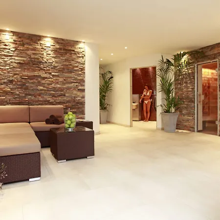 فندق L'arrivee & 4*