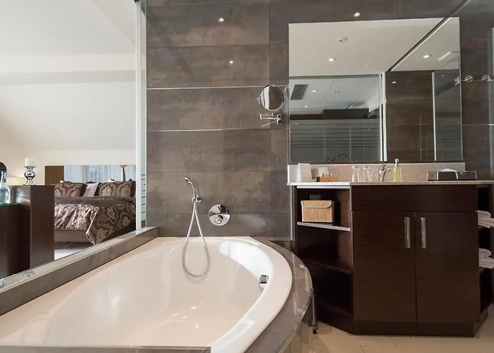 L'arrivee & מלון